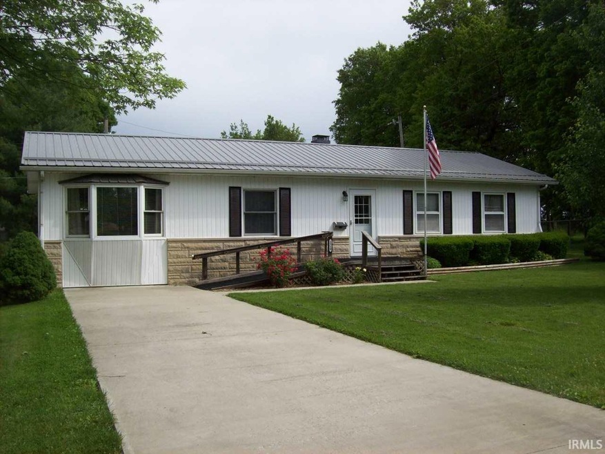 1319 Washington St, Covington, IN 47932 - photo 1