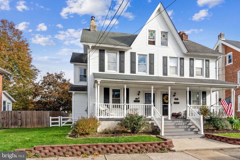 25 S 8th St, Quakertown, PA 18951 - photo 1