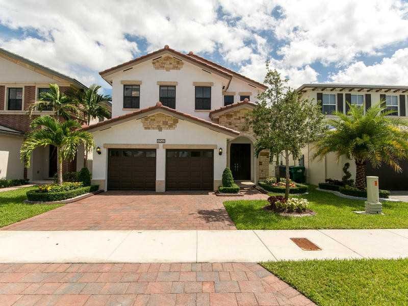 10560 NW 69th Terrace, Doral, FL 33173 - photo 1