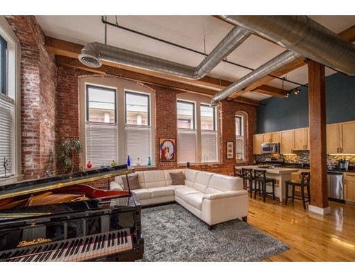 589 Essex St unit 101, Lynn, MA 01901 - photo 1