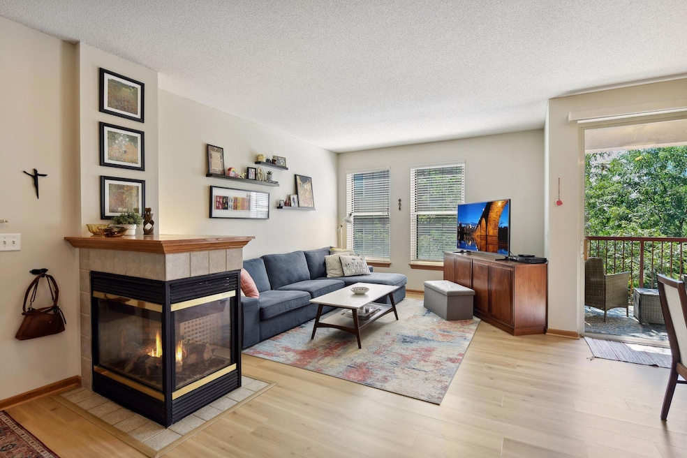 For Rent $2,595/month