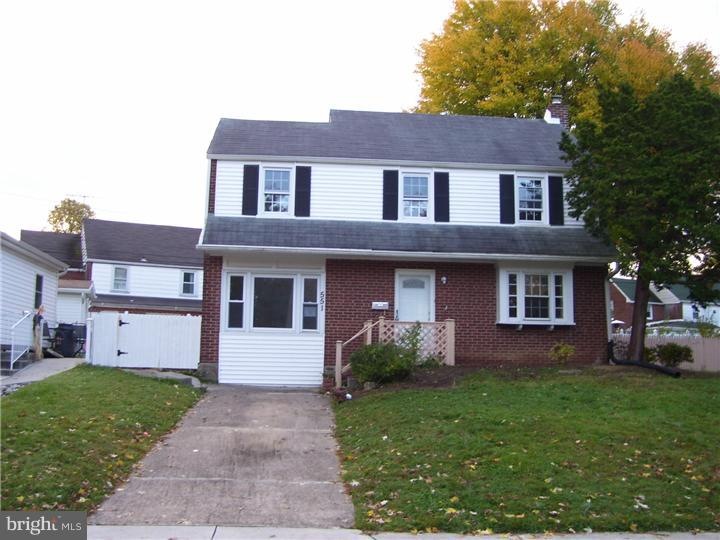 551 Holmes Rd, Morton, PA 19070 - photo 1