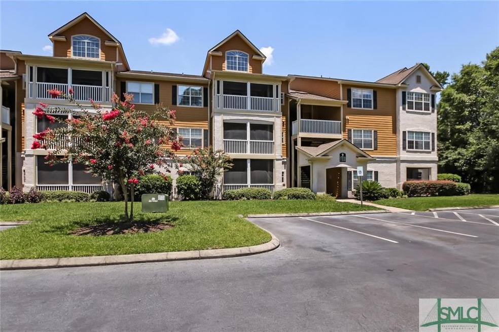 Welcome to this fantastic condo in Mercer Point.  