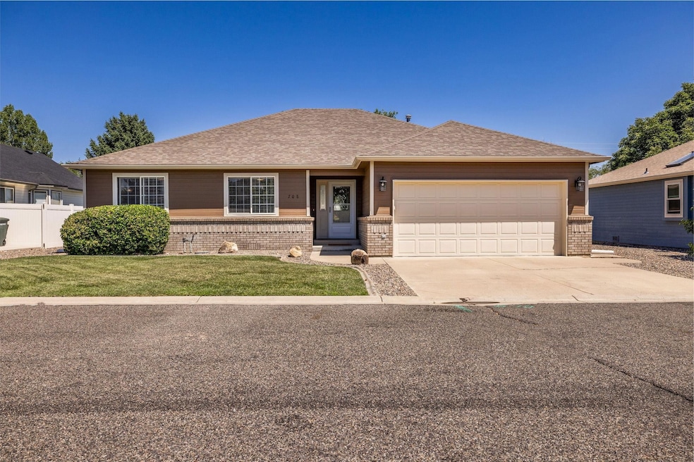 708 E Harbor Cir, Grand Junction, CO 81505 - photo 1