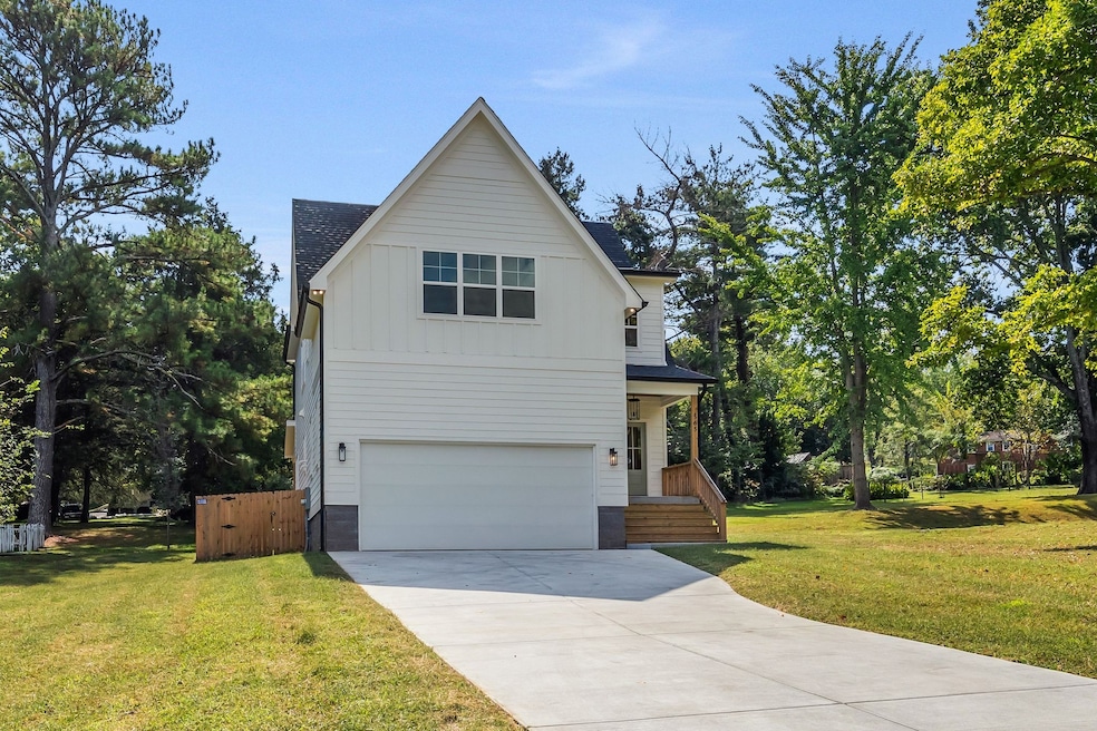 Under Contract $699,900