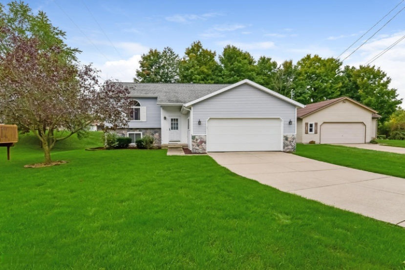 001-Front_View-3290566-small