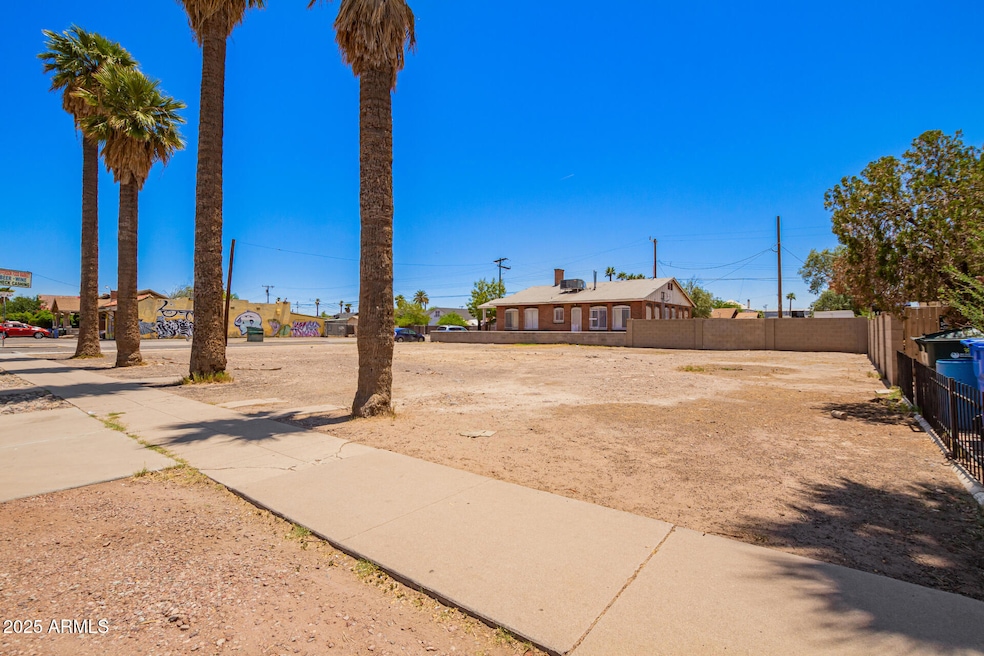 2023 W Jefferson St 4