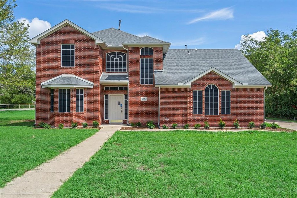 301 Foxwood Ln, Wylie, TX 75098 - photo 1