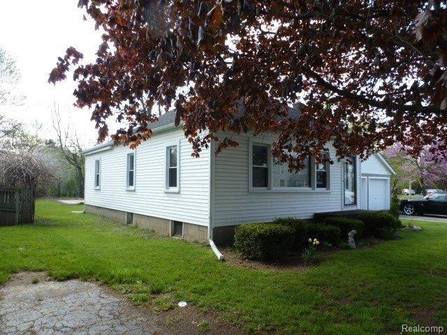 870 Barker Rd.