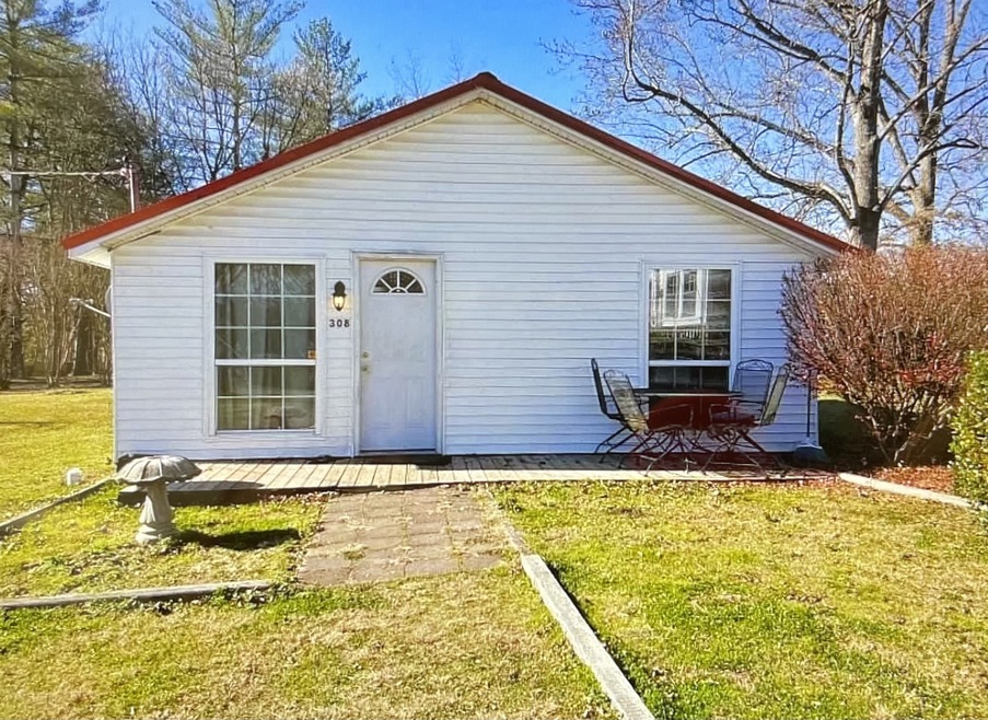 306 S Woodland St unit B, Manchester, TN 37355 - photo 1