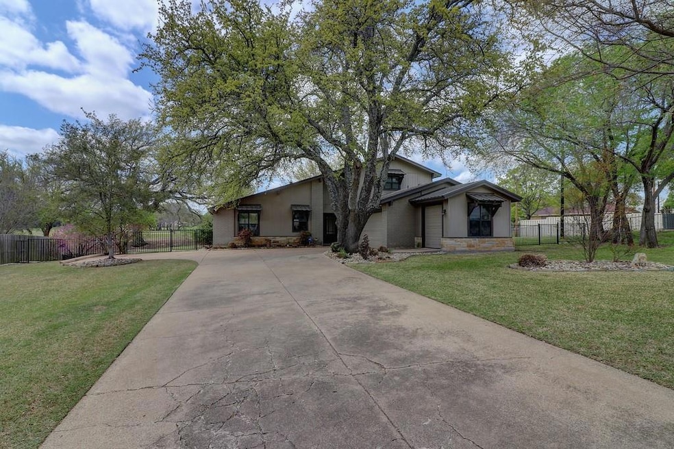 5361 Mission Cir, Granbury, TX 76049 - photo 1