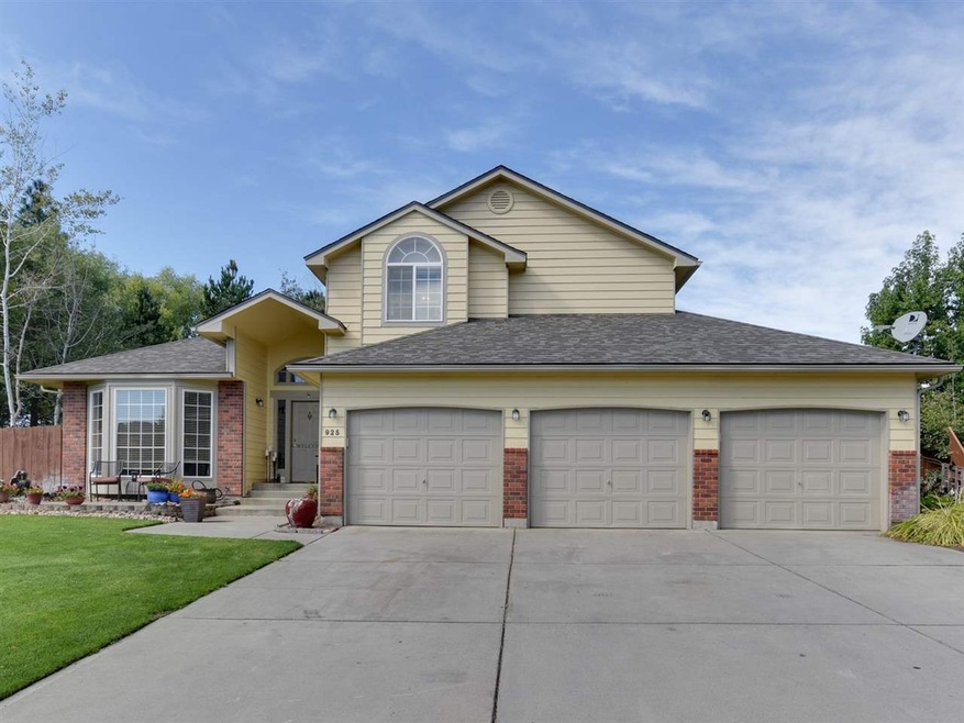 925 E Wellington Dr, Spokane, WA 99208 - photo 1