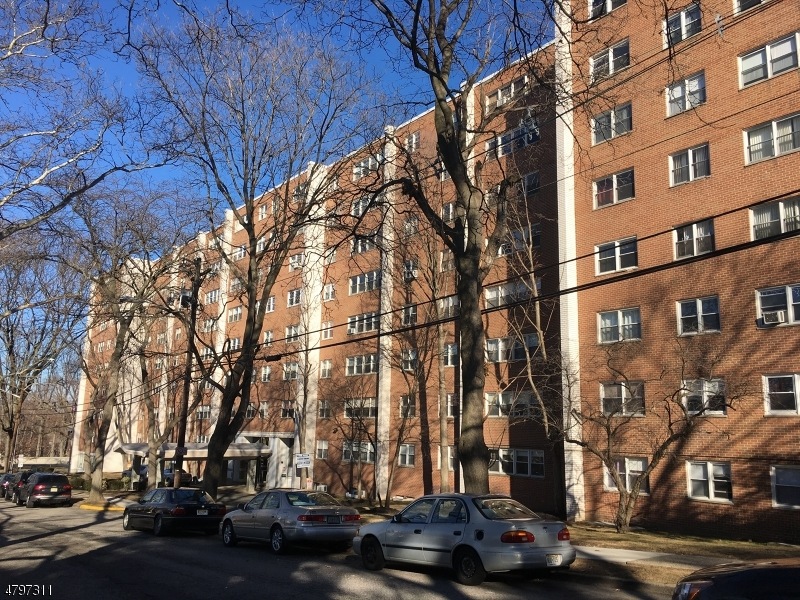 River Plaza unit 2I, Paterson, NJ 07514 - photo 1