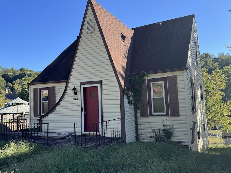 216 Sutherland Dr, Charleston, WV 25303 - photo 1