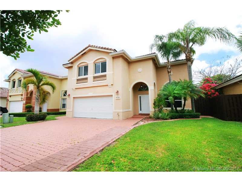 4526 NW 111th Ct, Doral, FL 33178 - photo 1