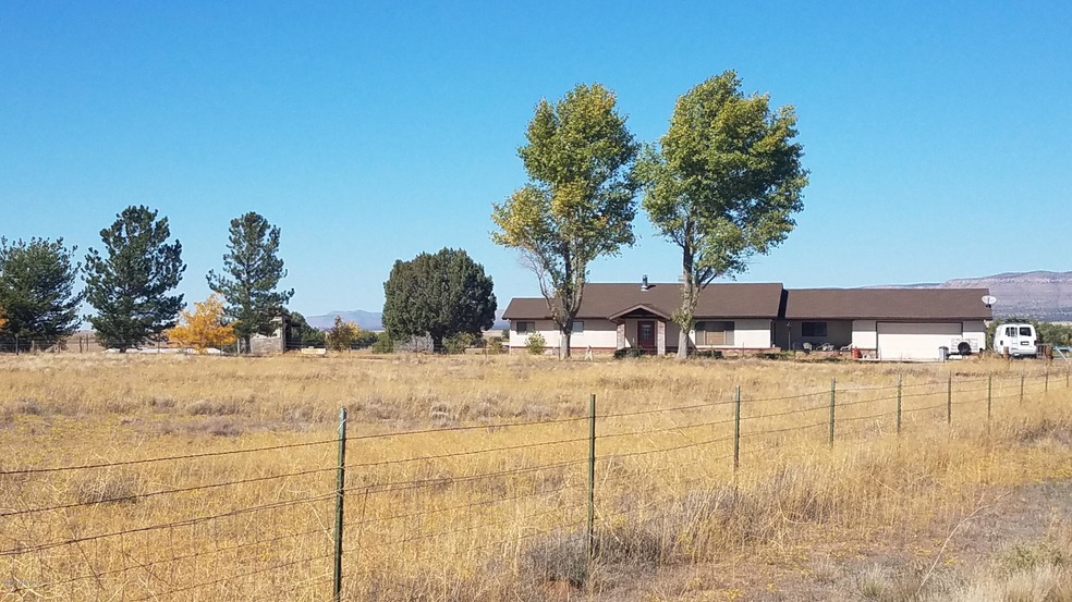 3550 W Spring Trail, Paulden, AZ 86334 - photo 1