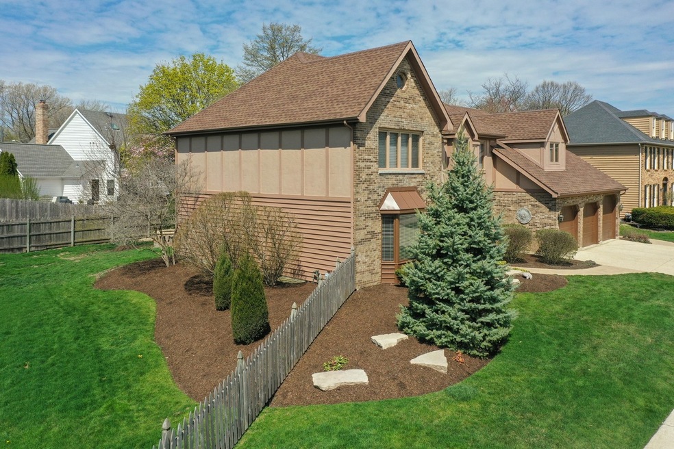 613 Balmoral Cir, Naperville, IL 60540 - photo 1