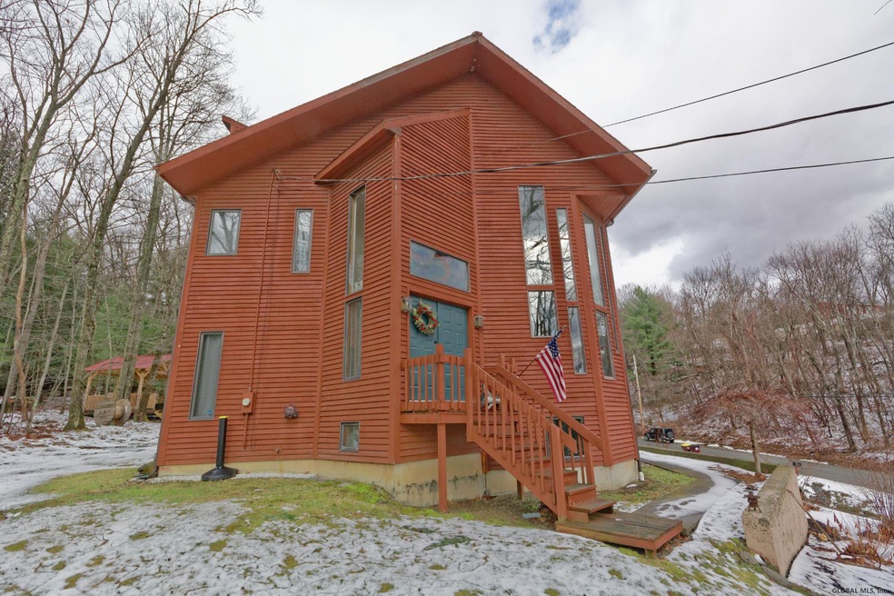 19 Smith Hill Rd, Troy, NY 12180 - photo 1