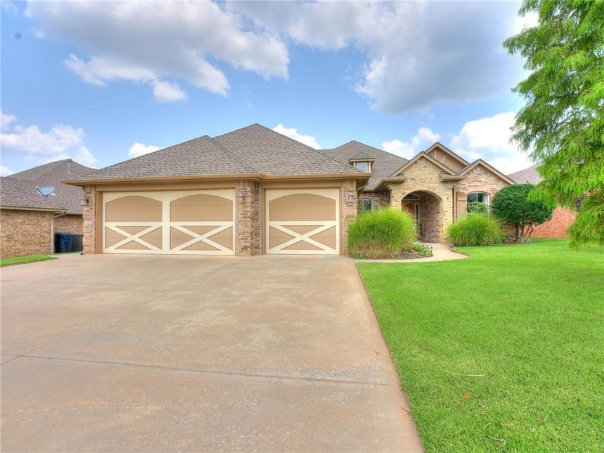 19424 Crest Ridge Dr, Edmond, OK 73012 - photo 1