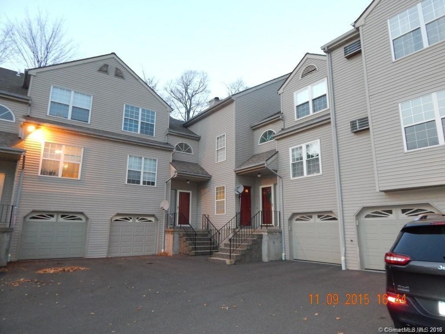 782 Oronoke Rd unit 32, Waterbury, CT 06708 - photo 1