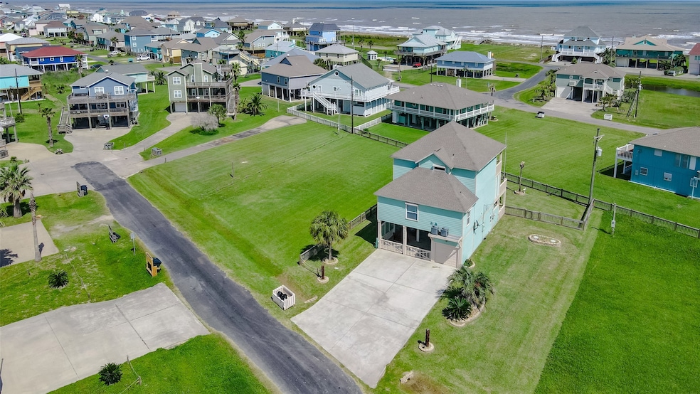 3228 Castle Dr, Crystal Beach, TX 77650 - photo 1