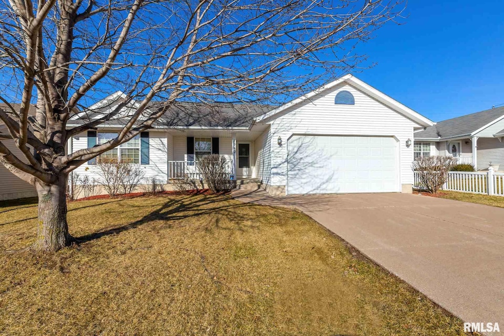 1940 W 59th St, Davenport, IA 52806 - photo 1