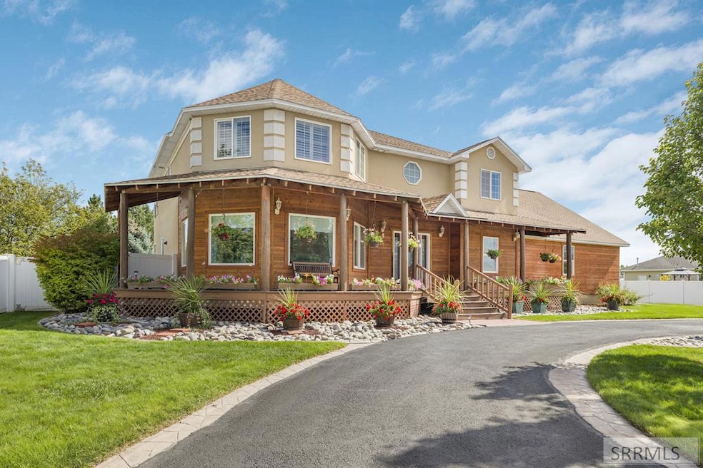 Pending $800,000 • Co-Listing Agent