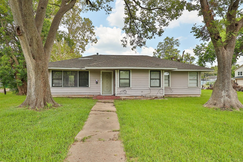 8153 Easton St, Houston, TX 77017 - photo 1