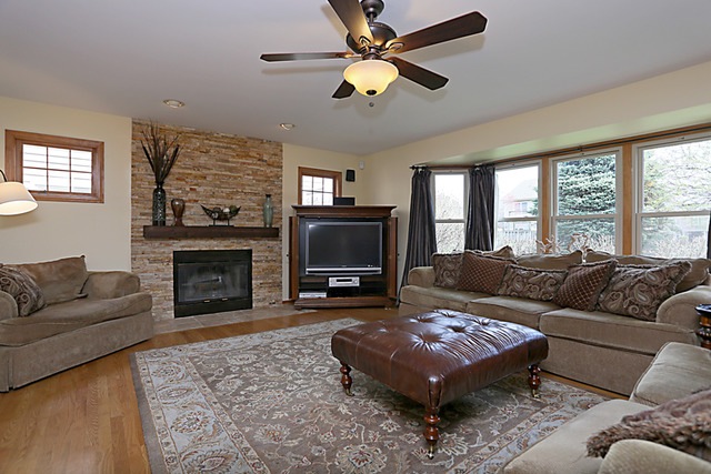 4316 Pradel Dr, Naperville, IL 60564 - photo 1