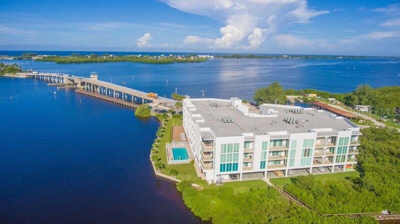 Bay front property connected to the ICW and Gulf. 