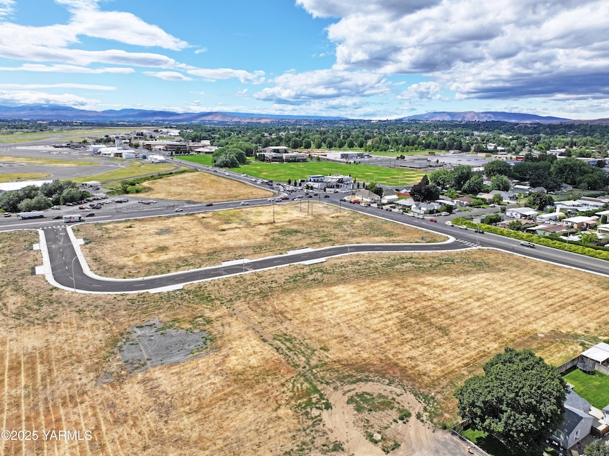 1502 W Washington Ave unit Lot 9, Union Gap, WA 98903 - photo 1