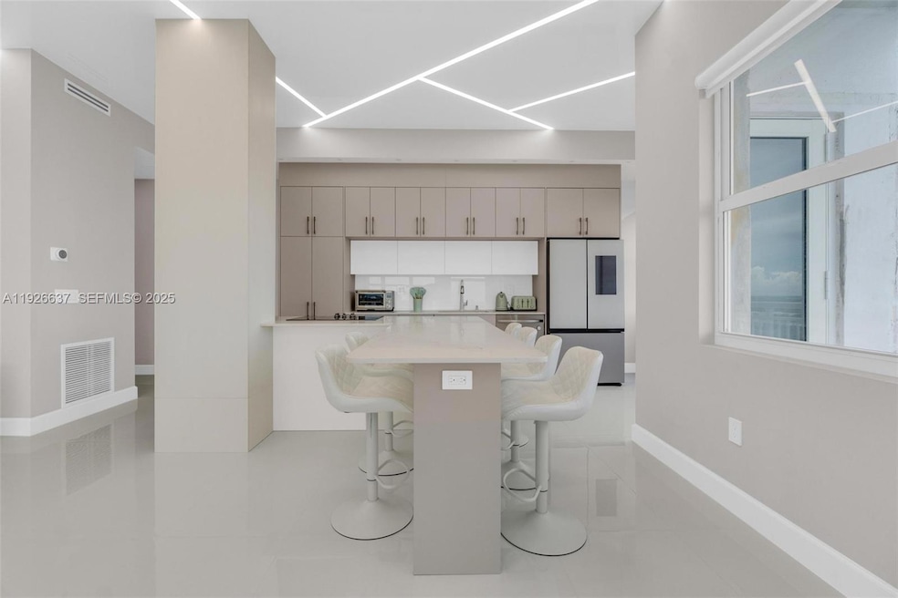 18011 Biscayne Blvd unit PH04, Aventura, FL 33160 - photo 1