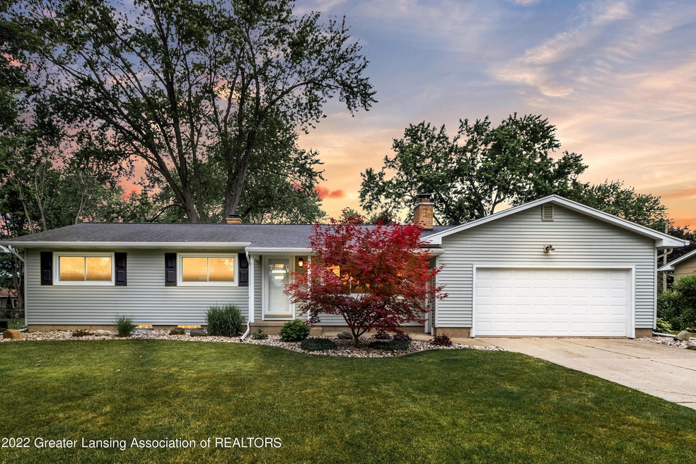 7511 Yorktown Rd, Lansing, MI 48917 - photo 1