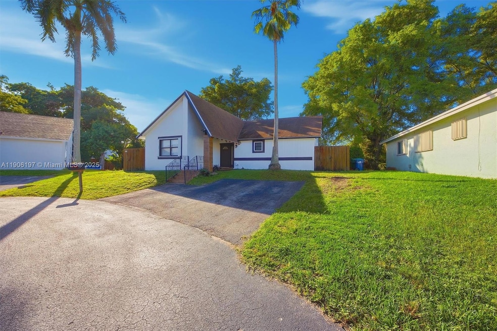 13550 SW 286th Terrace, Homestead, FL 33033 - photo 1