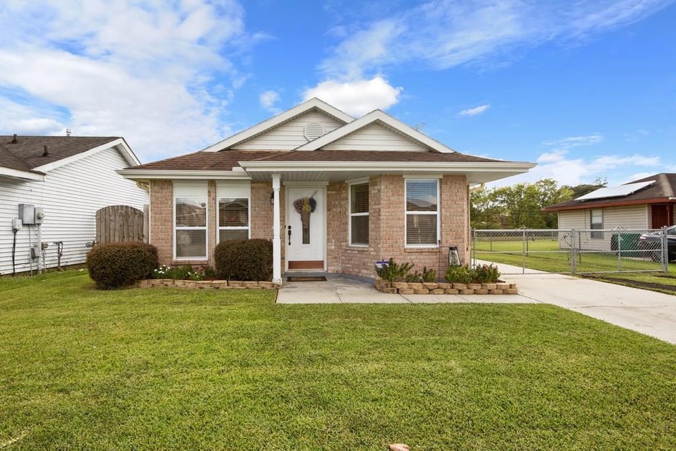 4460 Bayou Des Familles Dr, Marrero, LA 70072 - photo 1