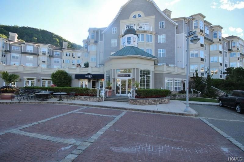 1410 Round Pointe Dr, Haverstraw, NY 10927 - photo 1