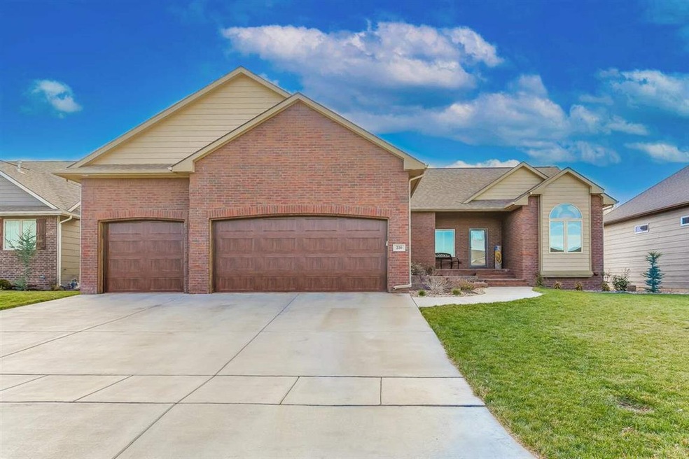 220 S Crocker Ct, Colwich, KS 67030 - photo 1