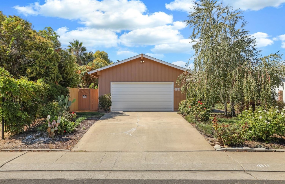 4811 Huntington Ln, Stockton, CA 95207 - photo 1