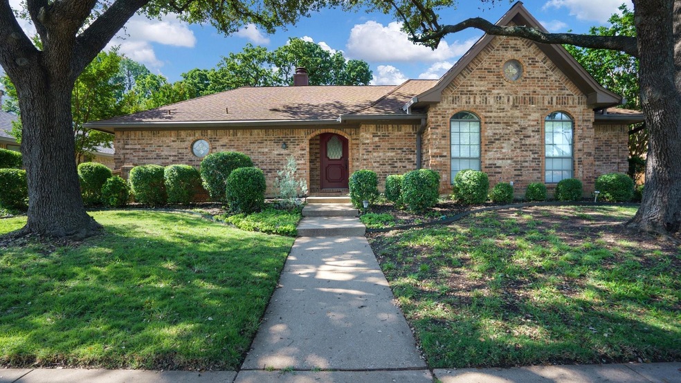 1120 Wingate Dr, Bedford, TX 76021 - photo 1