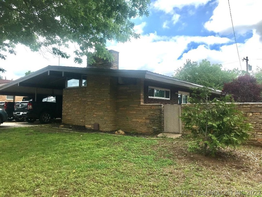 1006 E 10th St, Cushing, OK 74023 - photo 1