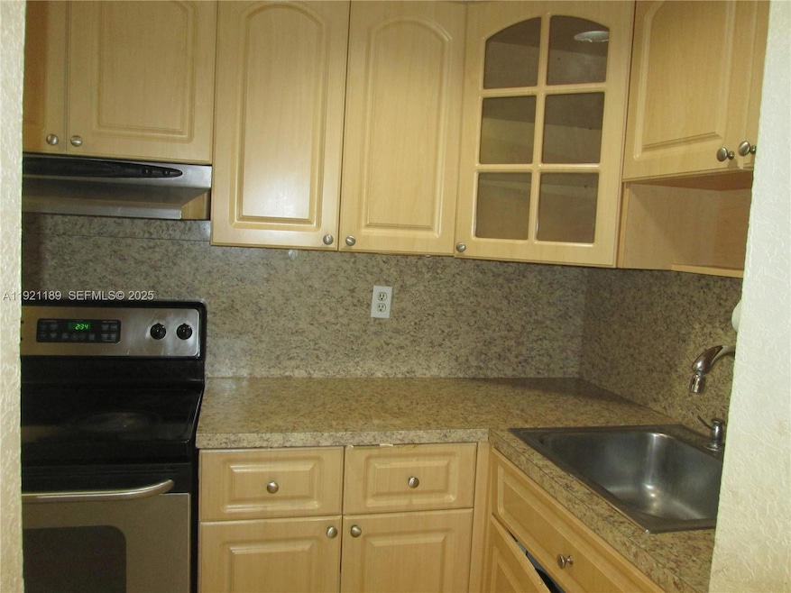 8001 W 6th Ave unit O, Hialeah, FL 33014 - photo 1