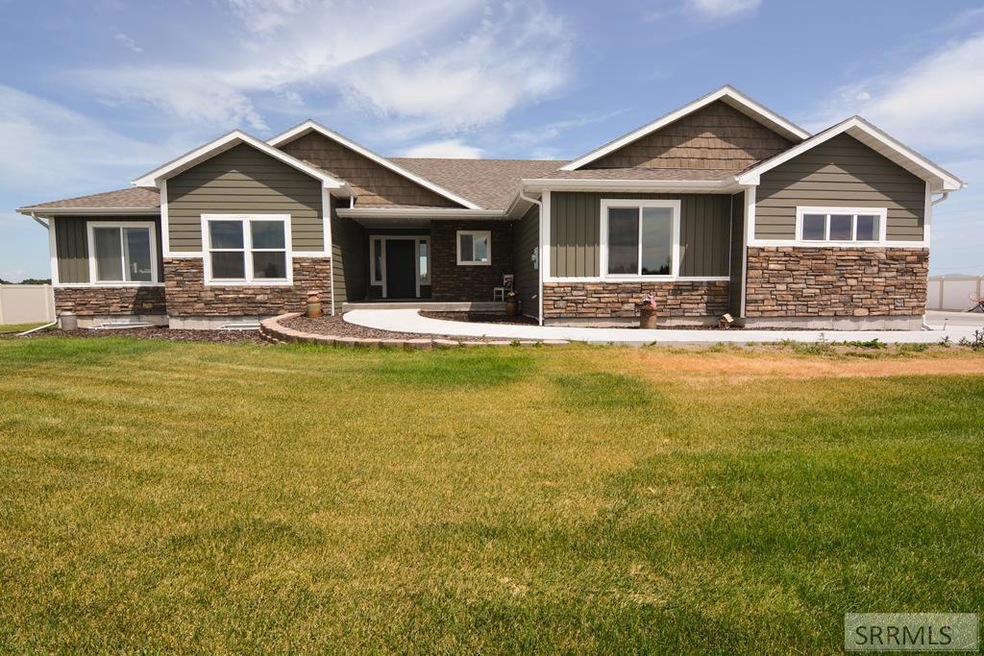 207 N 240 W, Blackfoot, ID 83221 - photo 1