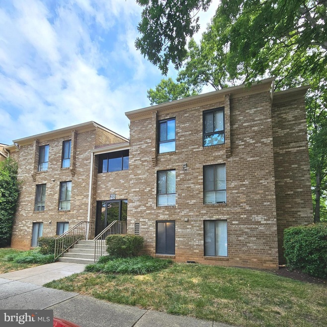 2313 Freetown Ct unit 1B, Reston, VA 20191 - photo 1