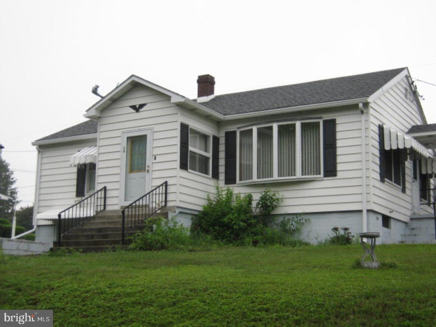 64 Wayne Ave, Tamaqua, PA 18252 - photo 1