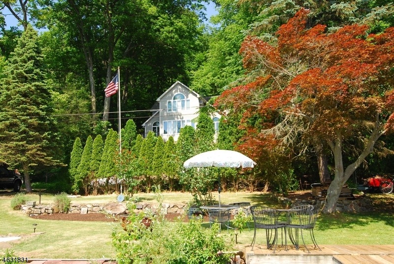 84 Lakeside Dr N, Belvidere, NJ 07823 - photo 1