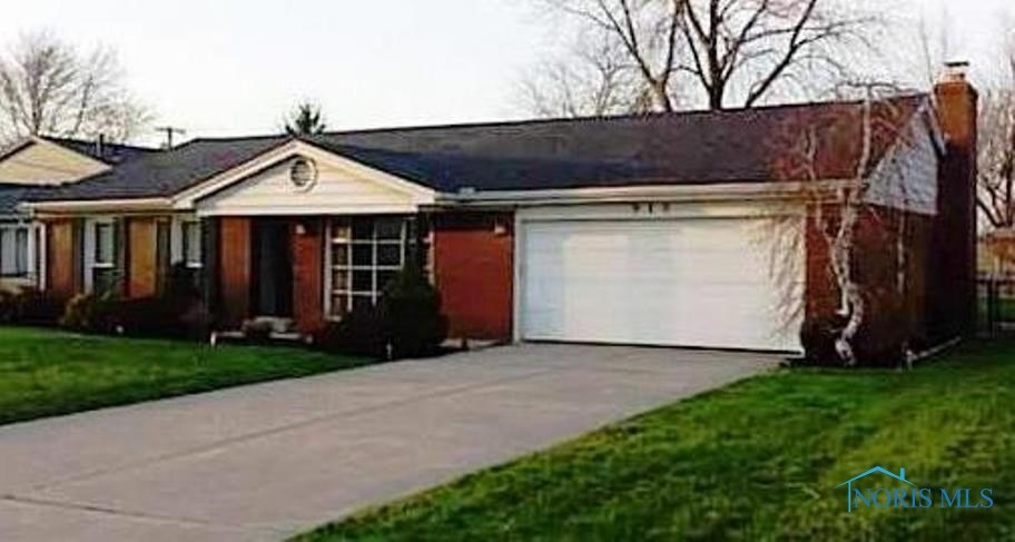 910 W Erie St, Woodville, OH 43469 - photo 1