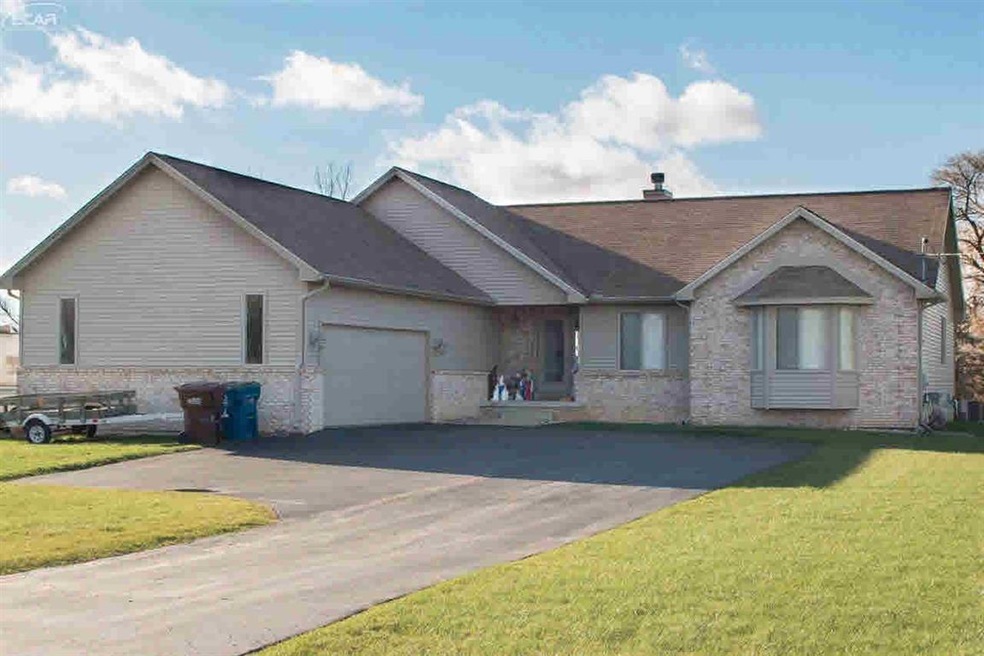 12505 N Elms Rd, Clio, MI 48420 - photo 1