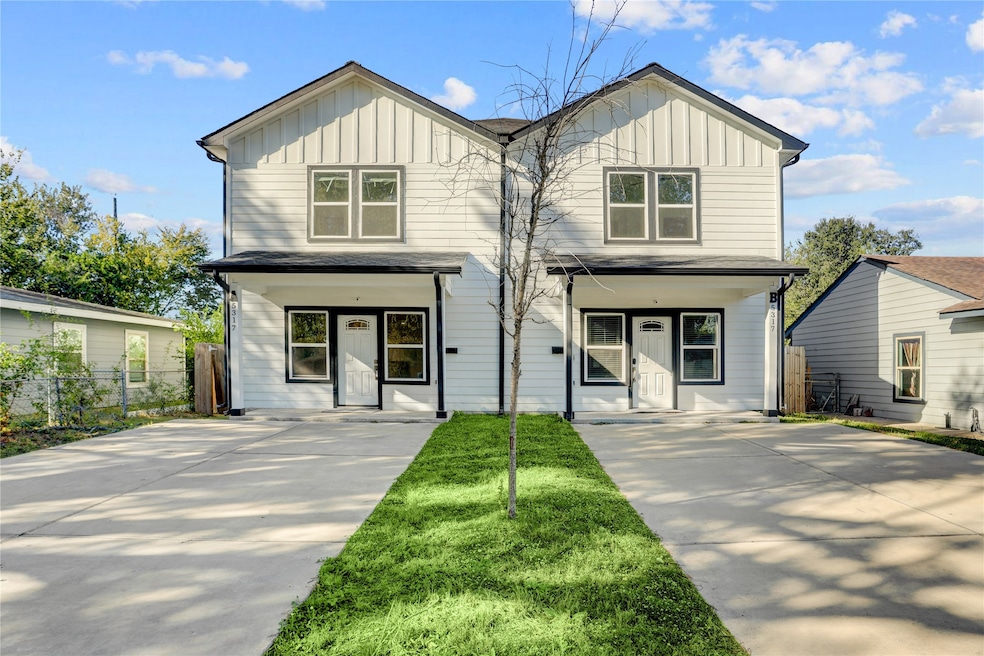 5317 Chennault Rd unit A / B, Houston, TX 77033 - photo 1