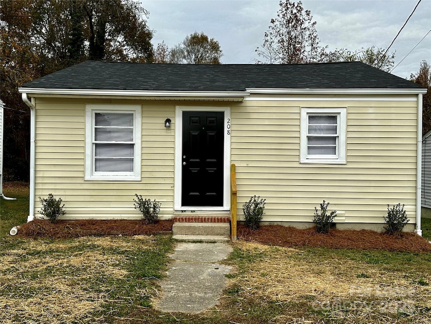 208 S Lexington Dr, Lexington, NC 27292 - photo 1