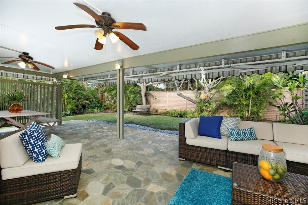 Wonderful indoor / outdoor entertaining area!